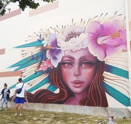 神戸の壁画アートプロジェクト始まる アーティストの作品作りを見守るボランティア By Npo法人しゃらく