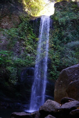 会場の夕日の滝