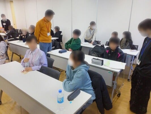 小学生から高校生まで参加しています