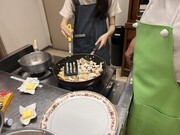 272803