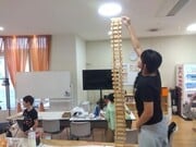 352881