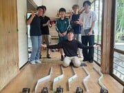 325206